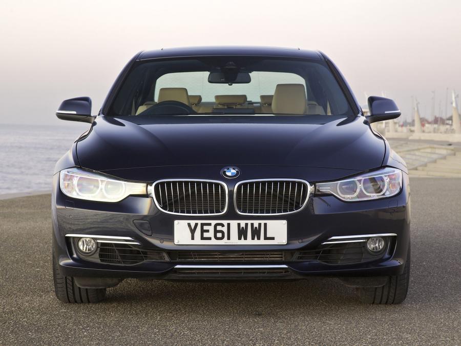  BMW 335i Sedan Luxury Line 2012 года  (UK) (фото 14 из 16)